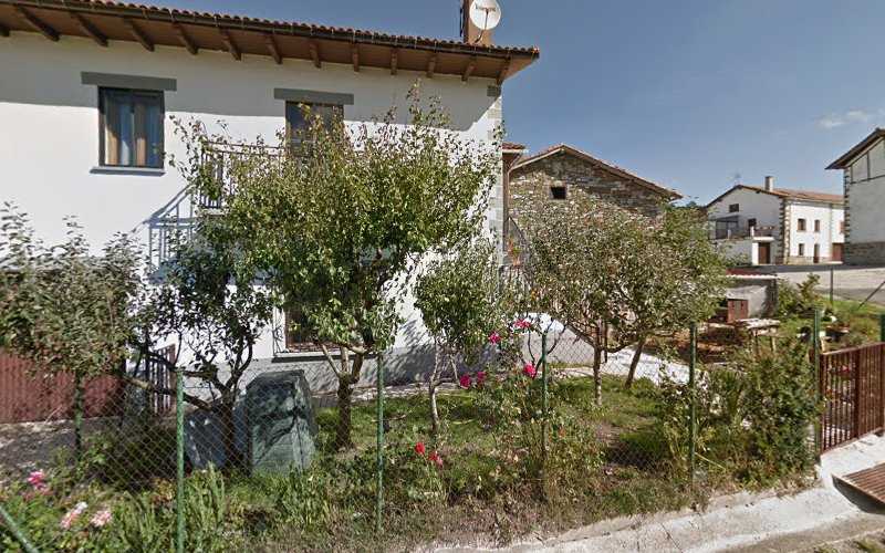 Fotografia tomada fuera de Prudencio Domínguez - Carpintero en Aincioa, Navarra