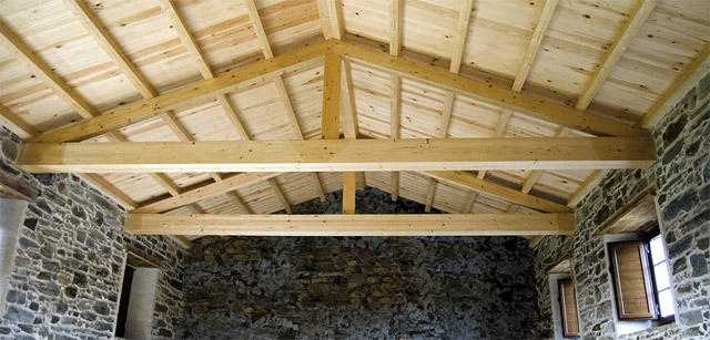 Fotografia tomada fuera de Maderas Hnos. García Rocha - Carpenter en Bendrade, A Coruña