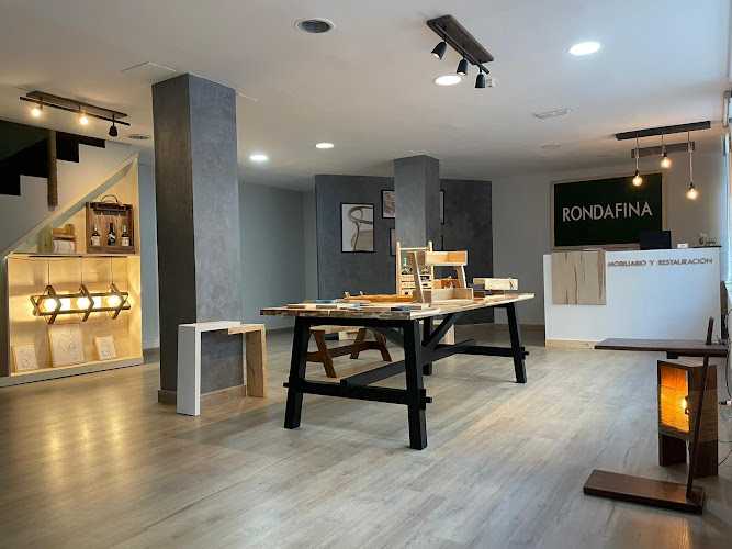 Fotografia tomada fuera de Rondafina Mobiliario - Tienda de muebles en A Coruña, A Coruña