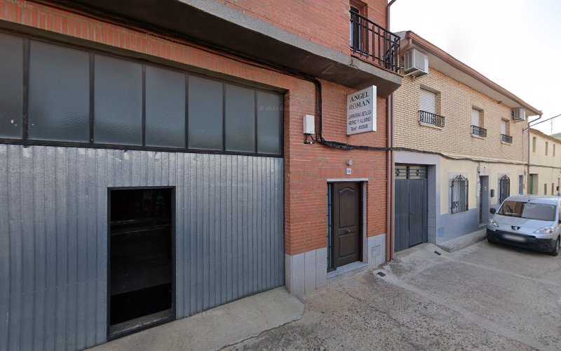 Fotografia tomada fuera de Angel Luis Román Fernández - Carpintería metálica y de aluminio en Navahermosa, Toledo