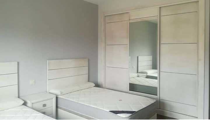 Fotografia tomada fuera de Empresa Hermanos Pérez Sánchez - Tienda de muebles en Navahermosa, Toledo