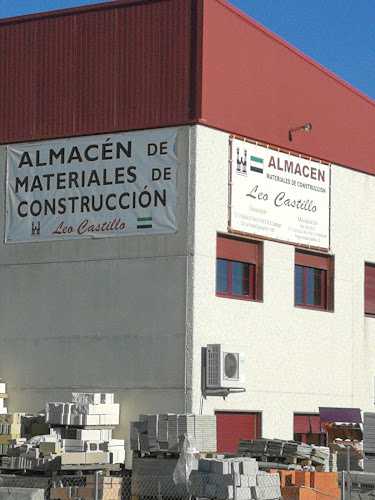 Fotografia tomada fuera de Leo Castillo - Tienda de materiales para la construcción en Moralzarzal, Madrid