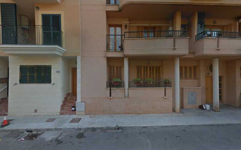 Fotografia tomada fuera de Cristóbal Castro Martín - Tienda de armarios en Santa Maria del Camí, Baleares