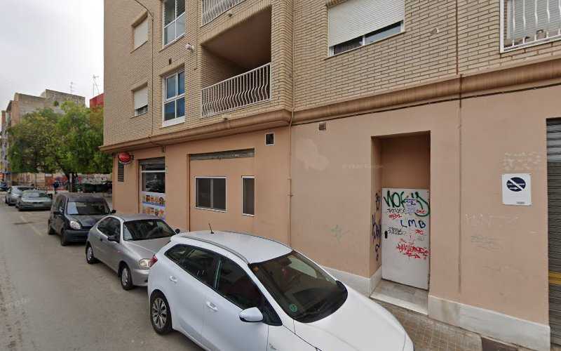 Fotografia tomada fuera de Carpinteríaydecorday - Reformas en Benetússer, Valencia