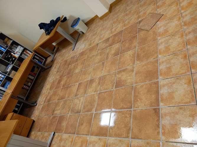 Fotografia tomada fuera de Reformas y Pinturas BADILA - Pintor en La Pobla de Mafumet, Tarragona