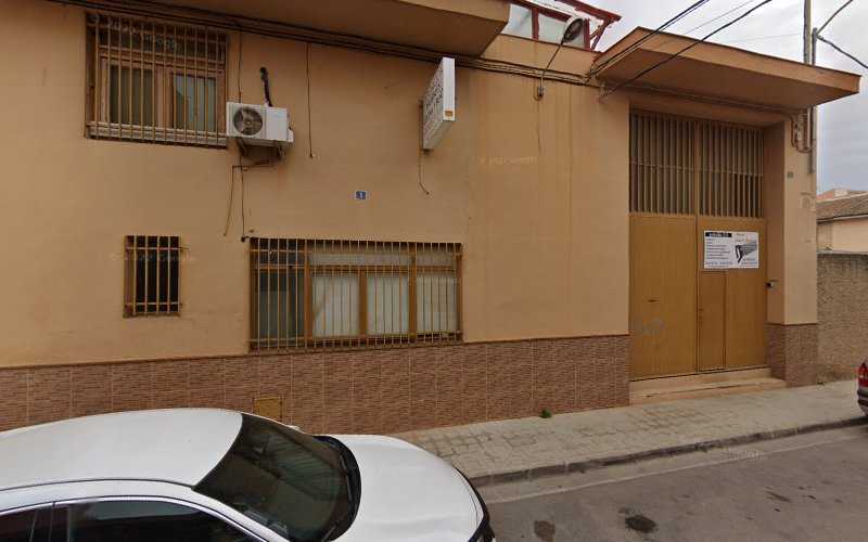 Fotografia tomada fuera de Fustería Antonia Segura S.L.U. - Carpintería en La Pobla de Farnals, Valencia