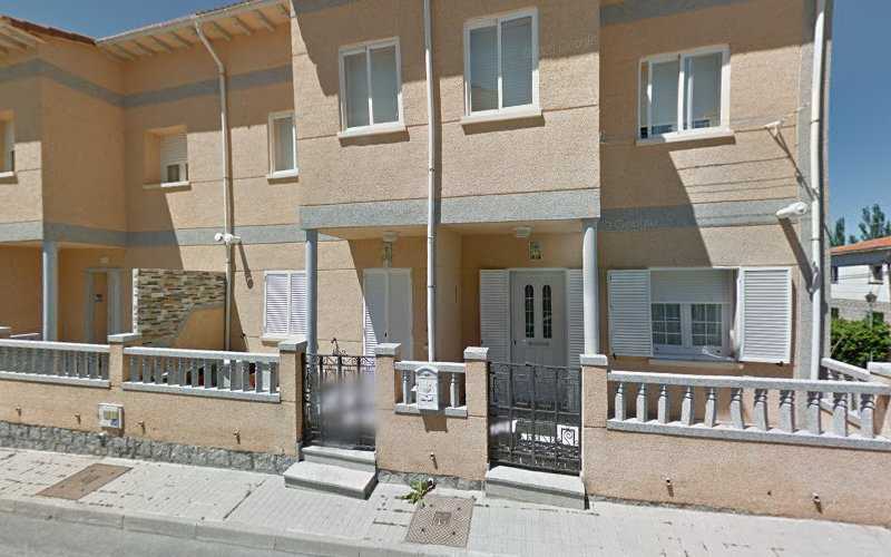 Fotografia tomada fuera de Construcciones y Reformas Ramón Herranz Bartolome - Constructor en Navalperal de Pinares, Ávila