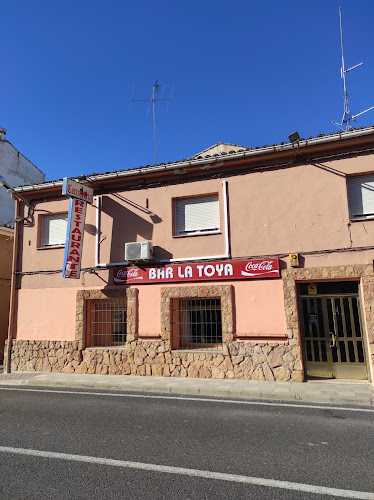 Fotografia tomada fuera de Cervecería Bar La Toya - restaurantes en Chillarón de Cuenca, Cuenca