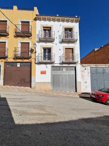 Fotografia tomada fuera de Placa Informativa Carpintería Metálica Torredonjimeno - Centro de información turística en Torredonjimeno, Jaén