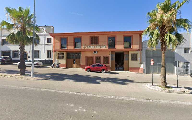 Fotografia tomada fuera de Muebles Jesús Moya, S.L. - Carpintero en Torredonjimeno, Jaén