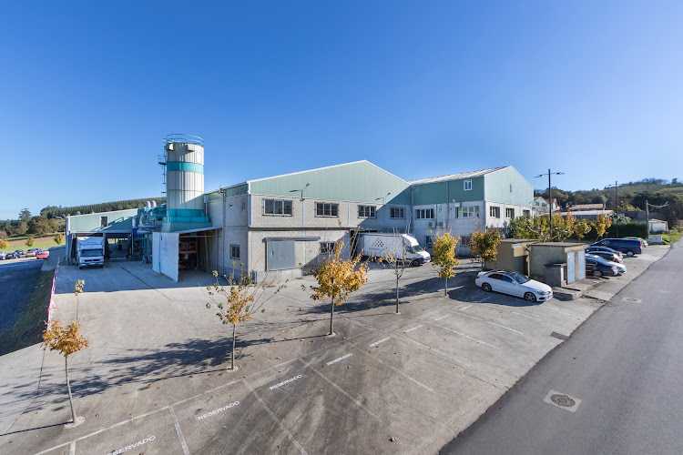 Fotografia tomada fuera de Grupo Ramón García - Sede Mesía - Carpintería en Mesía, A Coruña