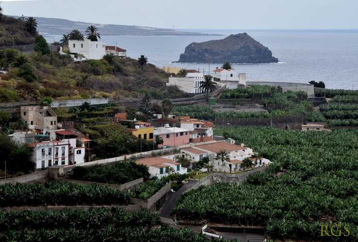 Fotografia tomada fuera de Aluteide SL - Carpintería metálica y de aluminio en Guancha (La), Santa Cruz de Tenerife