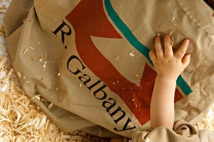 Fotografia tomada fuera de R Galbany Sl - Carpintería en La Garriga, Barcelona