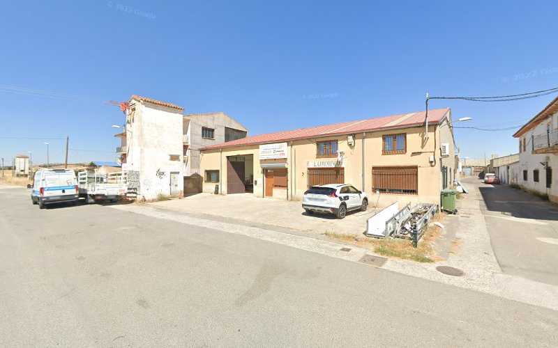 Fotografia tomada fuera de Nbg Aluminios S A - Carpintería metálica y de aluminio en La Colilla, Ávila