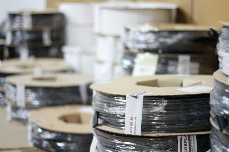 Fotografia tomada fuera de Metall Blanc - Almacén en La Canonja, Tarragona