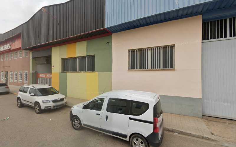 Fotografia tomada fuera de ACEMET - Distribuidor de acero en Guadassuar, Valencia
