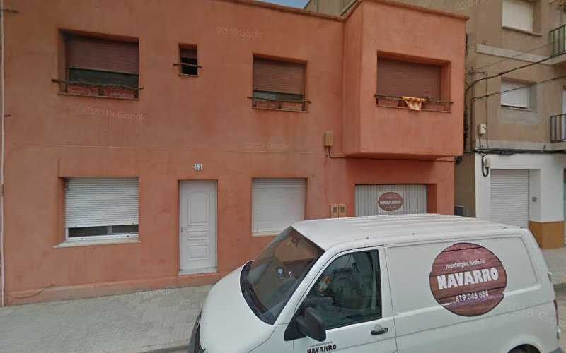 Fotografia tomada fuera de Fusteria Navarro - Establecimiento de venta de madera en Deltebre, Tarragona