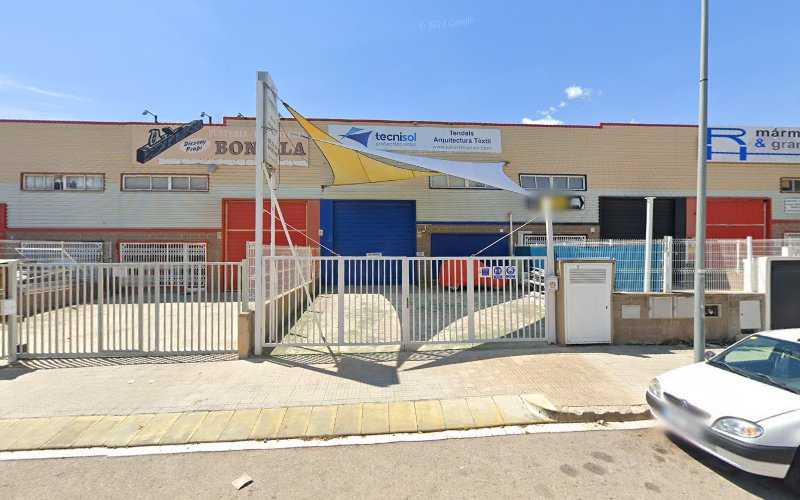 Fotografia tomada fuera de Aluminios Aníbal - Carpintería metálica y de aluminio en Cubelles, Barcelona