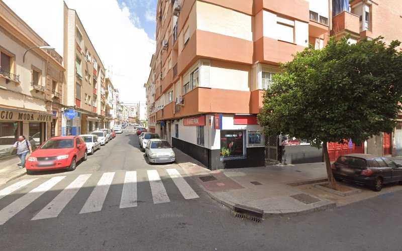 Fotografia tomada fuera de CARPINTERÍA METÁLICA GUERRERO. - Proveedor de aluminio en Huelva, Huelva