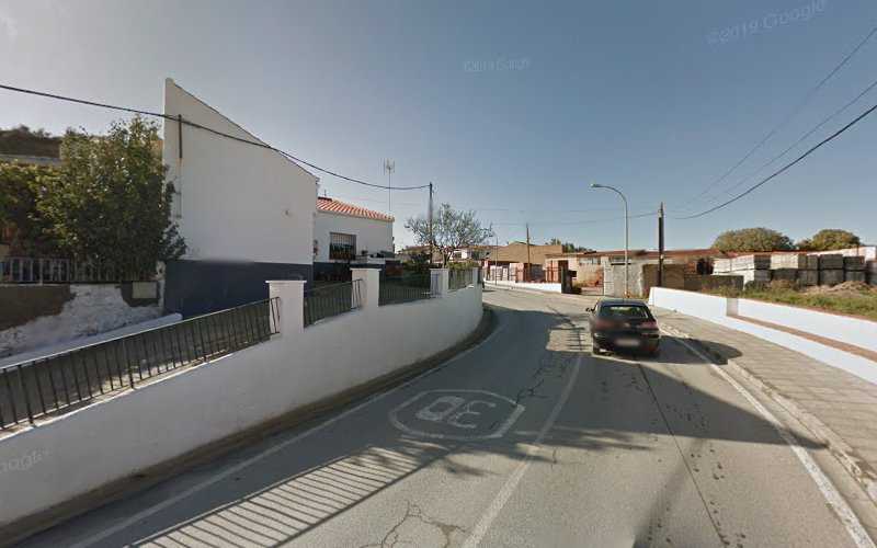 Fotografia tomada fuera de Manuel Reche Plaza - Carpintería metálica y de aluminio en Guadix, Granada