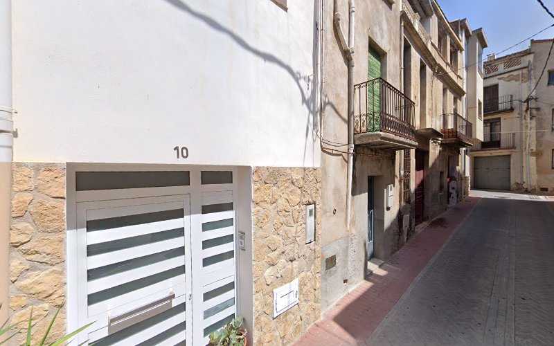 Fotografia tomada fuera de Aluclem - Carpintería metálica y de aluminio en Godall, Tarragona