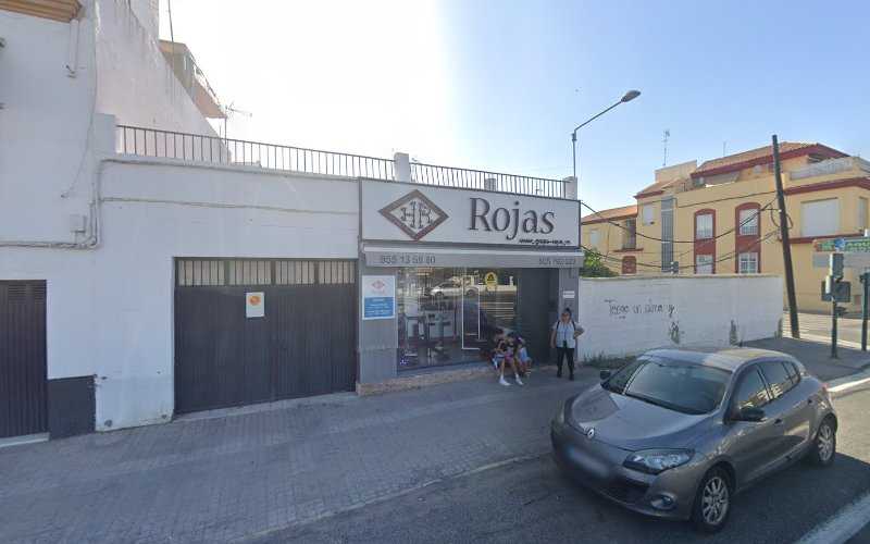 Fotografia tomada fuera de Hierros Y Aluminios Rojas S.L - Carpintería metálica y de aluminio en Gelves, Sevilla