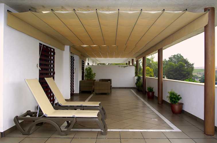 Fotografia tomada fuera de Aluminio-PVC y Cristalería QUINSOL - Carpintería metálica y de aluminio en Guadalajara, Guadalajara