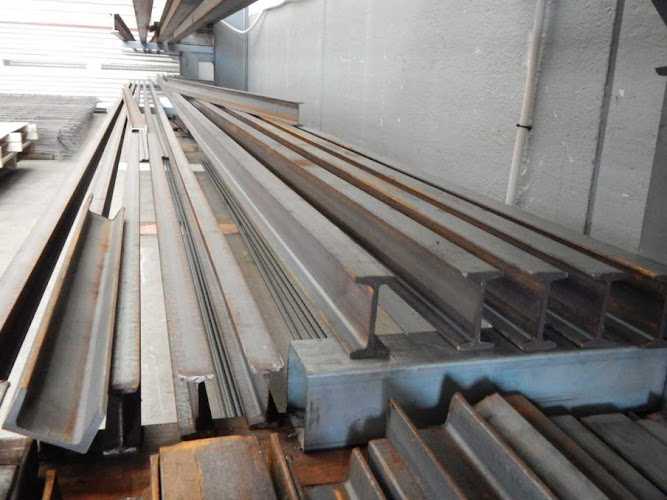 Fotografia tomada fuera de Manumetal Carpintería Metálica - Carpintería metálica y de aluminio en El Berrón, Asturias
