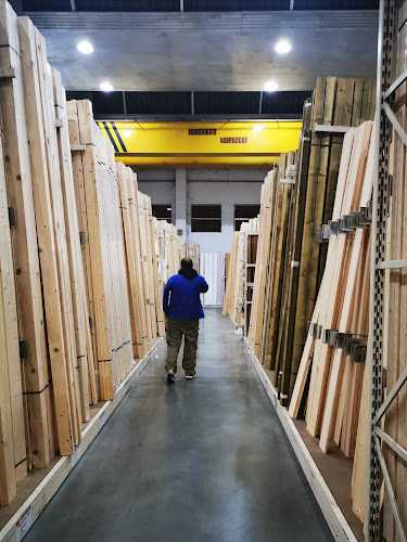 Fotografia tomada fuera de Maderas y Chapas - Proveedor de puertas en Fuenlabrada, Madrid