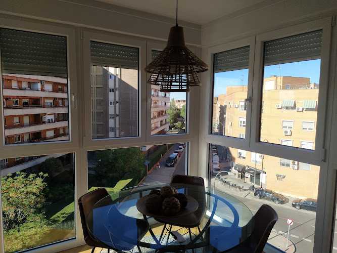 Fotografia tomada fuera de Ventanas JC - Carpintería metálica y de aluminio en Fuenlabrada, Madrid