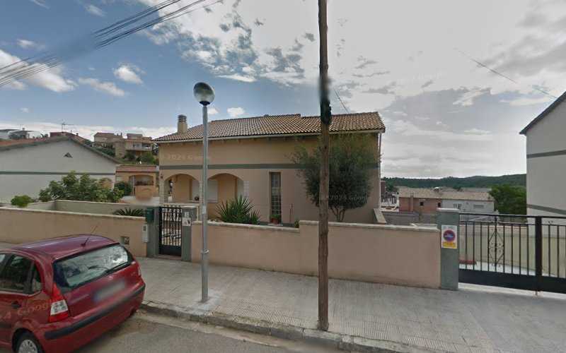 Fotografia tomada fuera de Fusteria Biosca - Tienda de armarios en Nou Vendrell, Tarragona