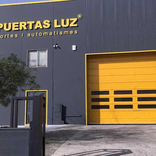 Fotografia tomada fuera de Puertas Luz - Proveedor de puertas para garaje en La Selva del Camp, Tarragona