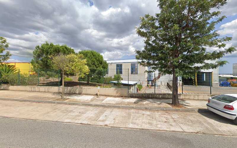 Fotografia tomada fuera de Sapa Profiles La Selva S L - Carpintería metálica y de aluminio en Paret-Delgada, Tarragona