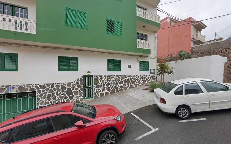 Fotografia tomada fuera de Madera Y Aluminio Franma S L - Carpintería metálica y de aluminio en Los Realejos, Santa Cruz de Tenerife