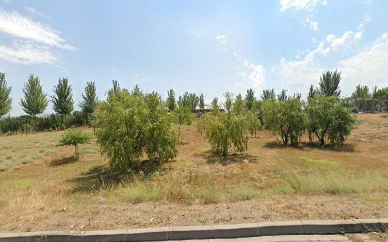 Fotografia tomada fuera de Vidralum Manufacturados De Vidrio Y Aluminio - Carpintería metálica y de aluminio en Lleida, Lérida