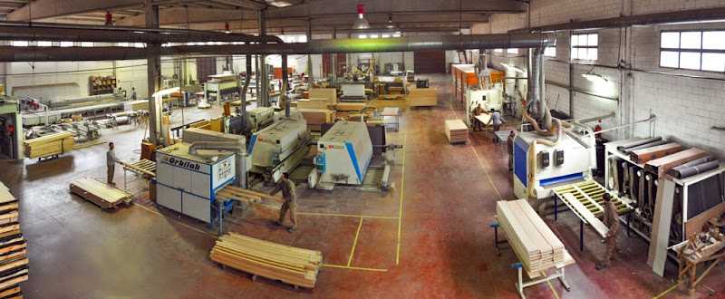 Fotografia tomada fuera de Sindar - Establecimiento de venta de madera en Alcover, Tarragona