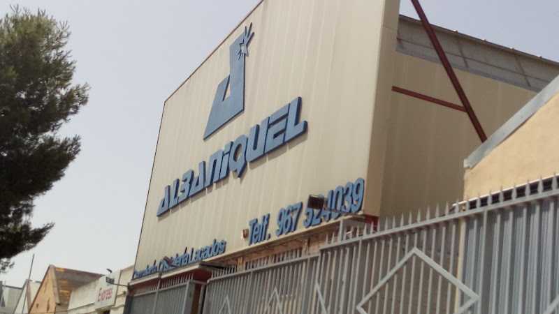 Fotografia tomada fuera de Albaniquel - Carpintería metálica y de aluminio en Albacete, Albacete