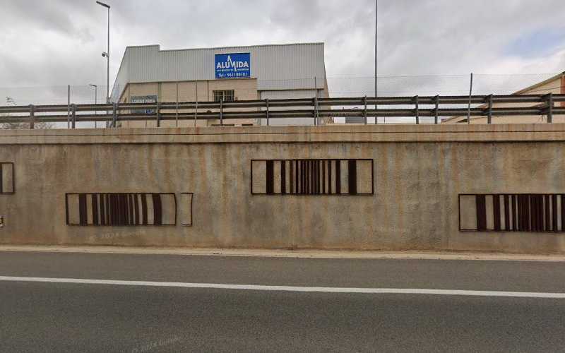 Fotografia tomada fuera de ALUMIDA SOCIEDAD LIMITADA - Carpintería metálica y de aluminio en Alaquàs, Valencia