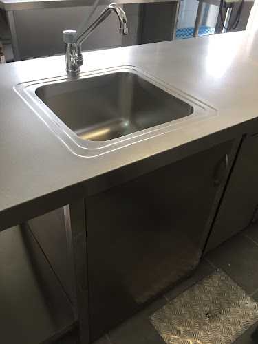 Fotografia tomada fuera de Mobleinox - Fábrica de muebles en Alaquàs, Valencia