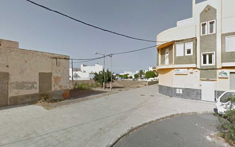 Fotografia tomada fuera de Aluminios Masan - Carpintería metálica y de aluminio en Agüimes, Las Palmas