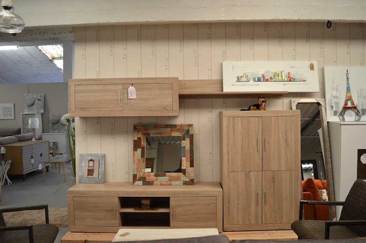 Fotografia tomada fuera de Muebles Aguinaga - Tienda de artículos para el hogar en Usurbil, Guipúzcoa