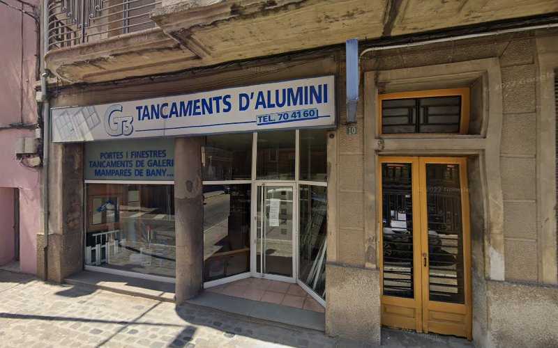 Fotografia tomada fuera de G3tancaments D'Alumini Ripoll - Carpintería metálica y de aluminio en Ripoll, Girona
