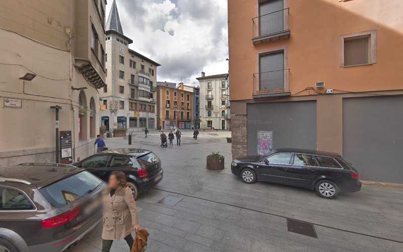 Fotografia tomada fuera de fusteria fernandez s.l. - Ebanista en Ripoll, Girona