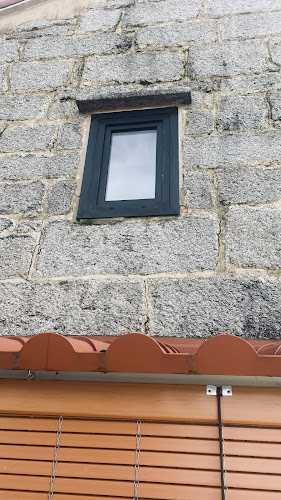 Fotografia tomada fuera de Alugonza - Carpintería metálica y de aluminio en Rianxo, A Coruña