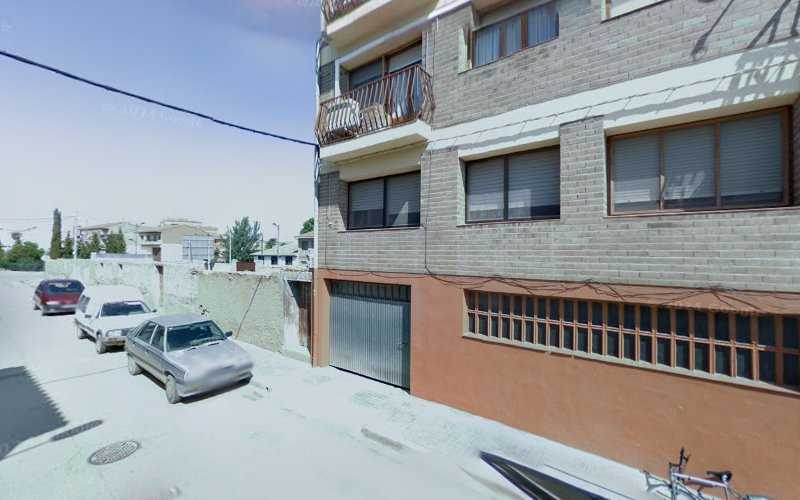 Fotografia tomada fuera de Pinturas J.J. Morales - Pintor en Quinto, Zaragoza