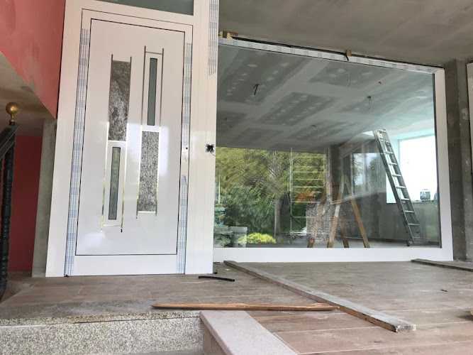 Fotografia tomada fuera de AML Aluminio y Metal - Carpintería metálica y de aluminio en Lugo, Lugo