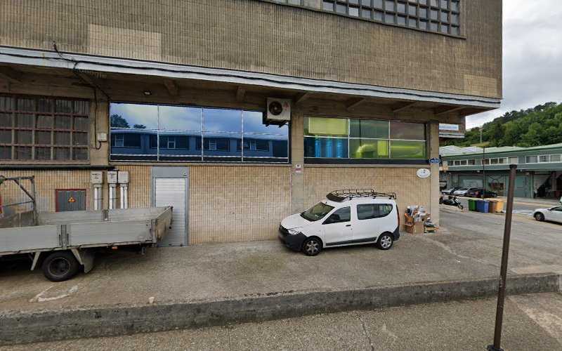 Fotografia tomada fuera de Aluminios Gascón S.L. - Carpintería metálica y de aluminio en Donostia-San Sebastian, Guipúzcoa