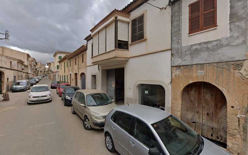 Fotografia tomada fuera de CARPINTERIA DE ALUMINIO TONI ROSSELLO - Carpintería metálica y de aluminio en Porreres, Baleares