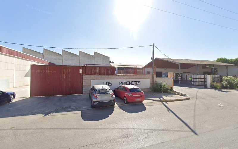 Fotografia tomada fuera de Perfiliberico 8 S.L. - Carpintería metálica y de aluminio en Peligros, Granada