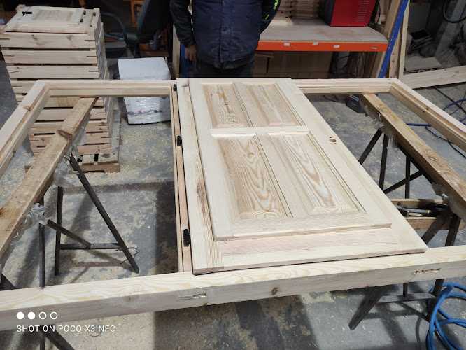 Fotografia tomada fuera de Carpintería La Peñuela - Fábrica de puertas en Valera de Abajo, Cuenca